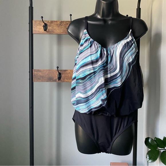 Coco Reef Contours shapemaker Amaris V-Neck Bra Sized One Piece Swimsuit size 12 - Picture 6 of 7